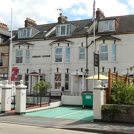 Cedar Lodge Hotel Exeter Exterior foto
